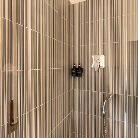 Cappuccino Pop, Metro A Apartmán *