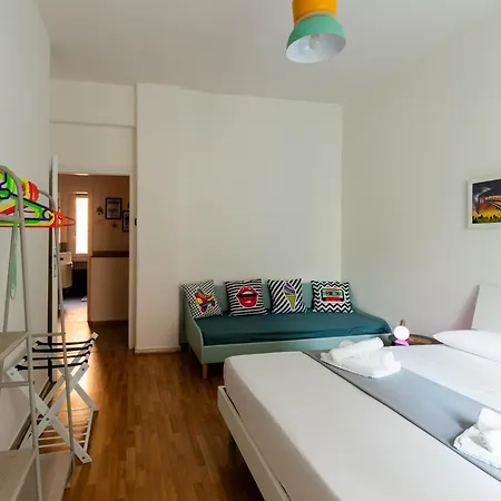 Cappuccino Pop, Metro A Apartmán