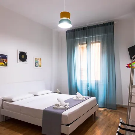 Cappuccino Pop, Metro A Apartmán *