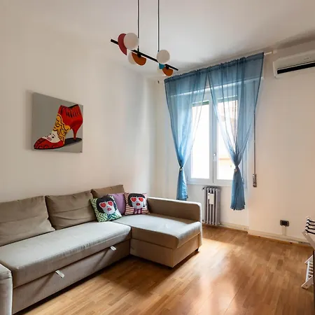 Cappuccino Pop, Metro A Apartmán Řím