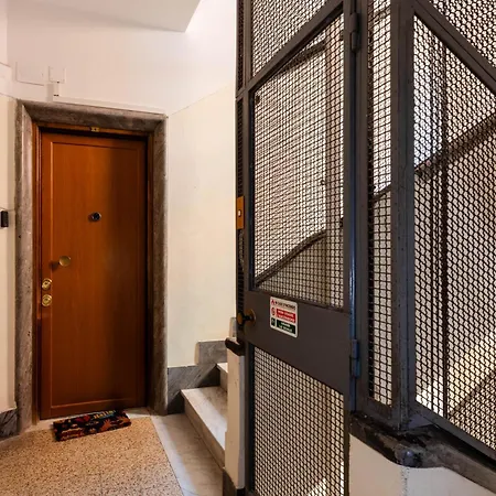 Cappuccino Pop, Metro A Apartmán *