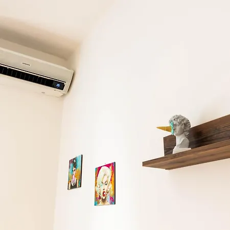 Cappuccino Pop, Metro A Apartamento Roma